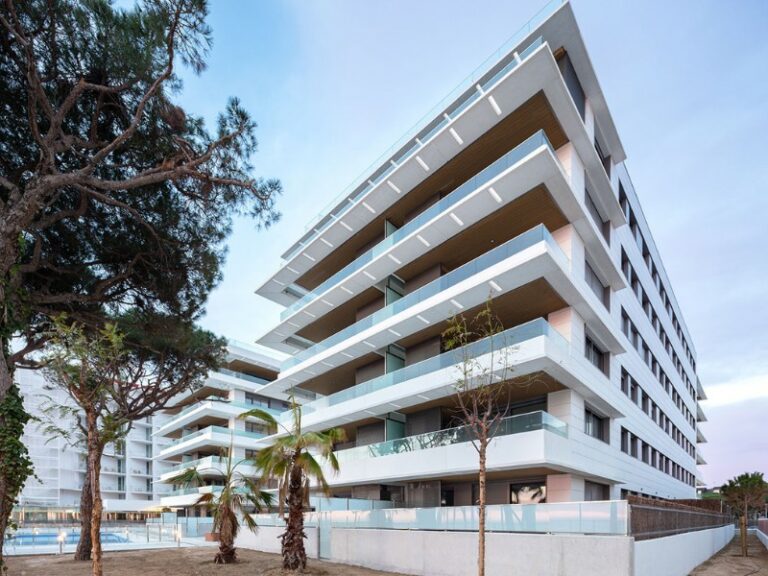Edificio Plurifamiliar 90 viviendas Platja d’Aro